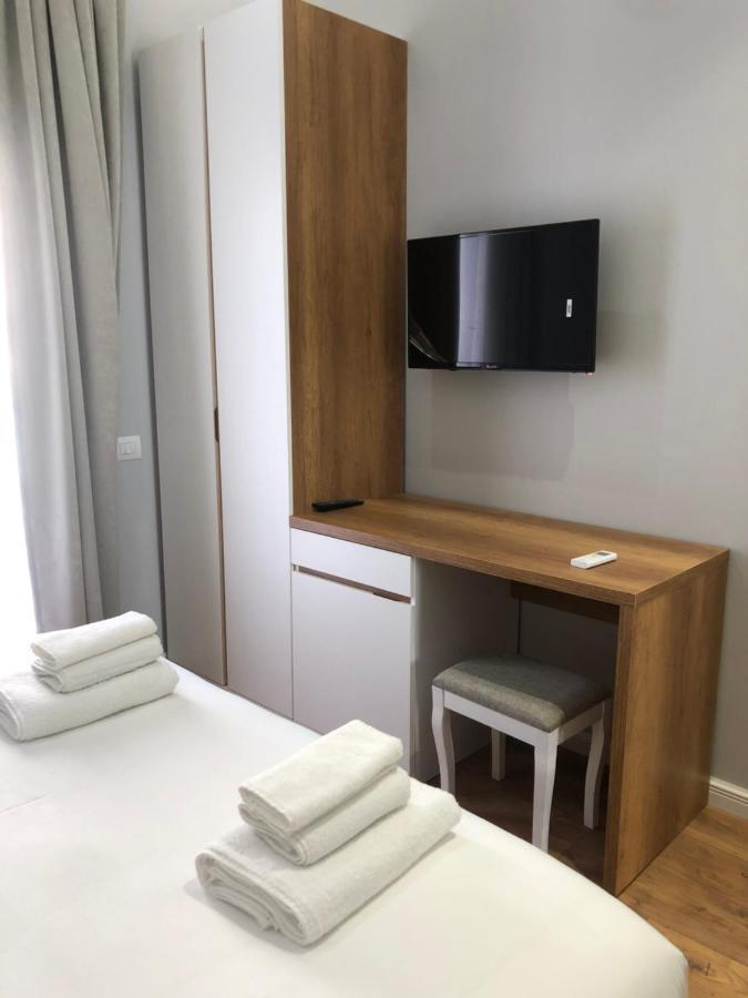 Andys Rooms Hotel Tirana Exterior foto